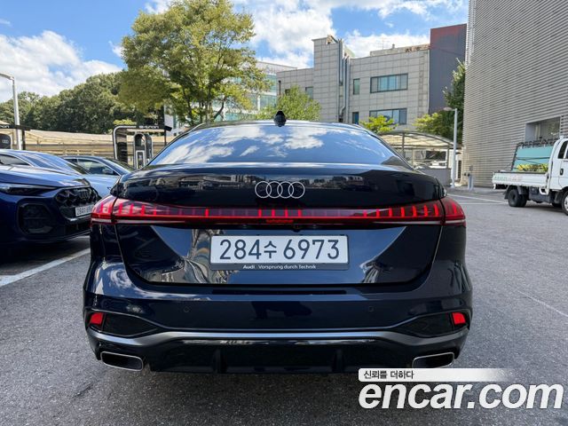 Audi A5 40 TFSI S Line — пробег 920 км — фото 4 из 5