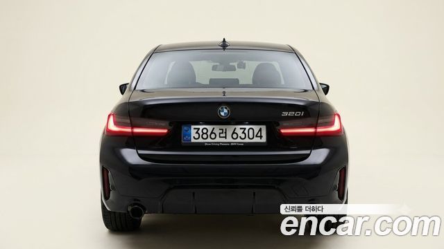 BMW 3-Series 320i M Sport — пробег 9 474 км — фото 4 из 5