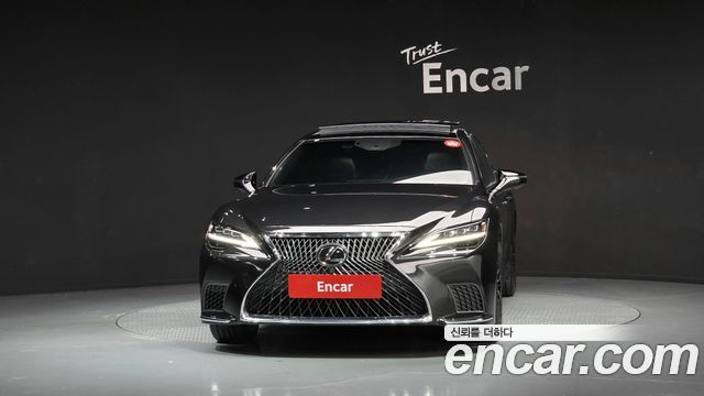 Lexus LS 3.5 Luxury AWD — пробег 85 869 км