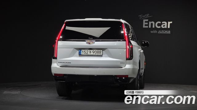 Cadillac Escalade 6.2 Sports Platinum — пробег 18 515 км