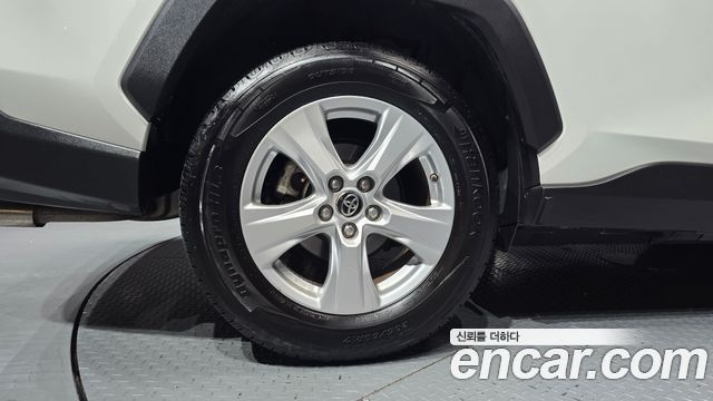 Toyota RAV4 2.5 2WD — пробег 64 645 км