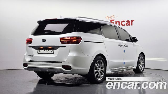 Kia Carnival из Кореи Encar