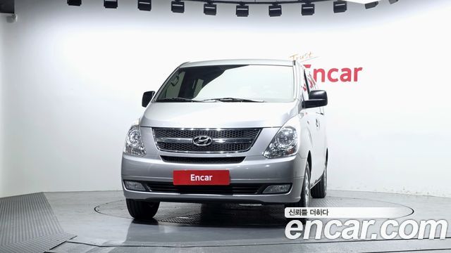 Hyundai Starex 11-Seater Wagon CVX Luxury — пробег 262 655 км — фото 3 из 5