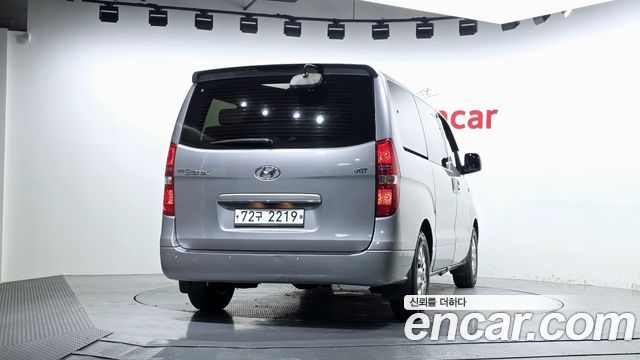 Hyundai Starex 11-Seater Wagon CVX Luxury — пробег 262 655 км — фото 4 из 5