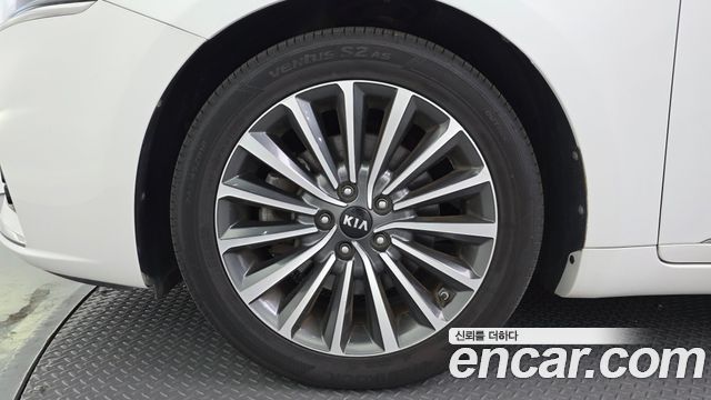 Kia K7 из Кореи Encar
