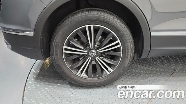 Volkswagen Tiguan 2.0 TDI Premium — пробег 18 716 км