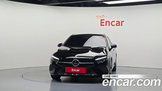 Mercedes-Benz A-Class A200d Sedan — пробег 873 км — фото 3 из 5