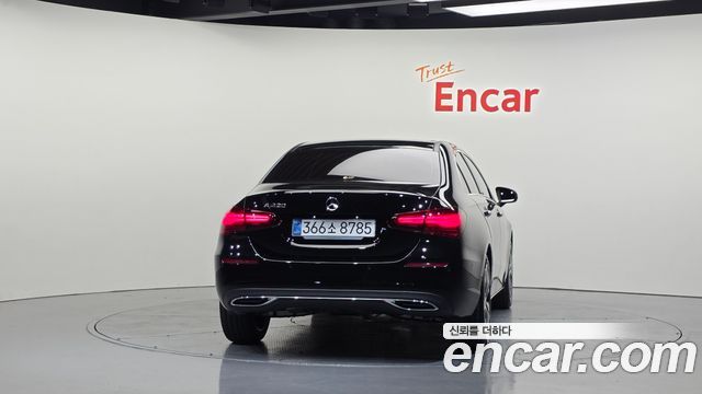 Mercedes-Benz A-Class A200d Sedan — пробег 873 км — фото 4 из 5
