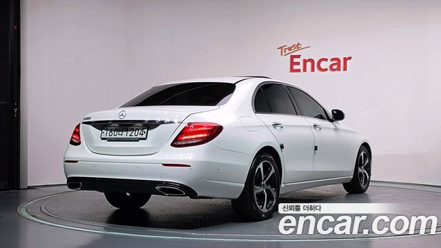 Mercedes-Benz E-Class из Кореи Encar