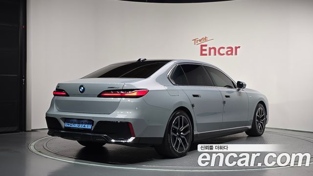 BMW i7 xDrive 60 M sport — пробег 21 857 км