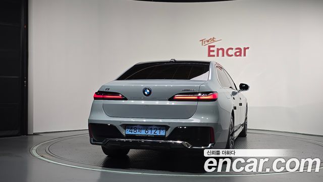 BMW i7 xDrive 60 M sport — пробег 21 857 км