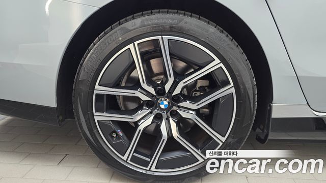 BMW i7 xDrive 60 M sport — пробег 21 857 км