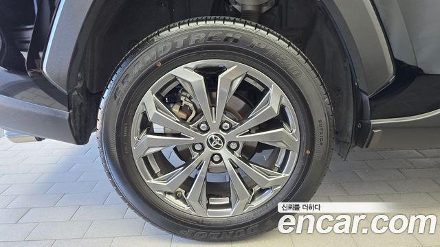 Toyota RAV4 2,5 4WD Hybrid LTD — пробег 32 255 км