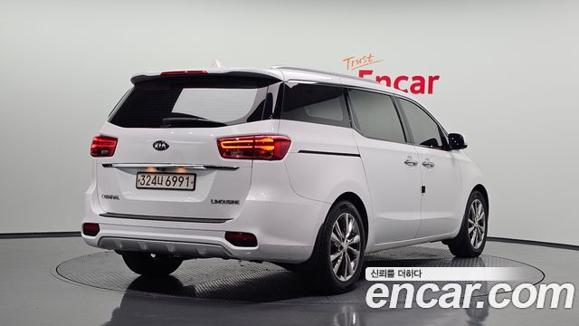 Kia Carnival Gasoline 7-Seater Limousine President — пробег 220 790 км — фото 2 из 5