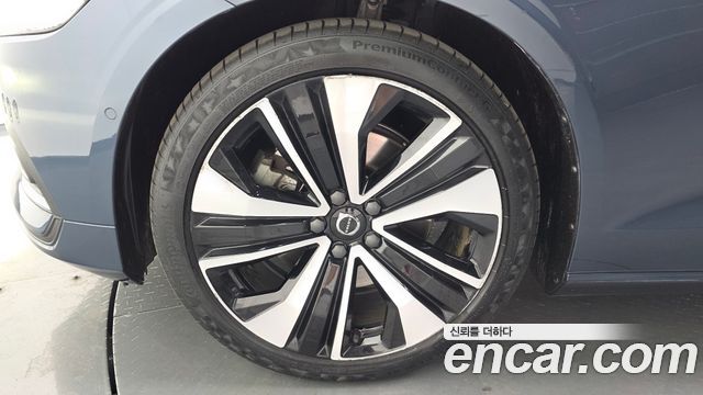 Volvo S60 B5 Ultimate Bright — пробег 20 962 км
