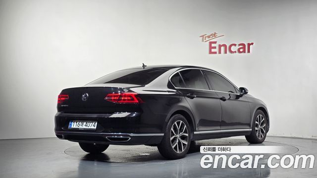 Volkswagen Passat 2.0 TDI Premium — пробег 125 211 км
