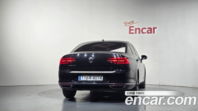 Volkswagen Passat 2.0 TDI Premium — пробег 125 211 км