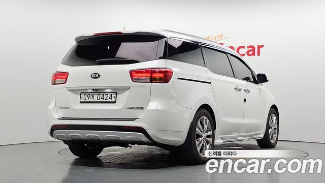 Kia Carnival 7-seater Limousine VIP — пробег 151 075 км — фото 2 из 5