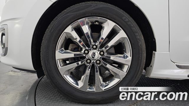 Kia Carnival 7-seater Limousine VIP — пробег 151 075 км — фото 5 из 5