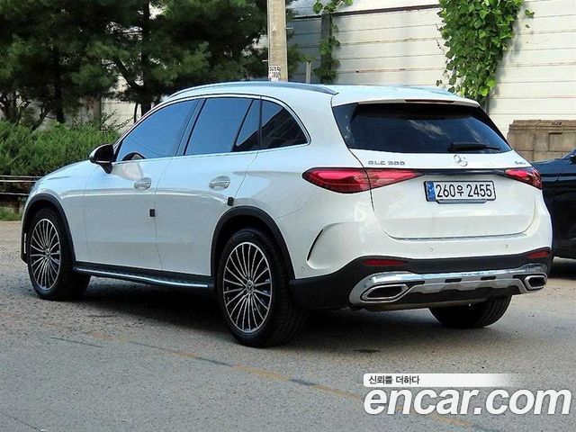 Mercedes-Benz GLC-Class GLC300 4MATIC AMG Line — пробег 38 500 км — фото 3 из 5