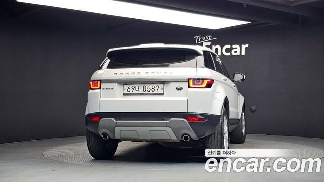 Land Rover Range Rover Evoque 2.0 TD4 SE — пробег 121 276 км — фото 4 из 5