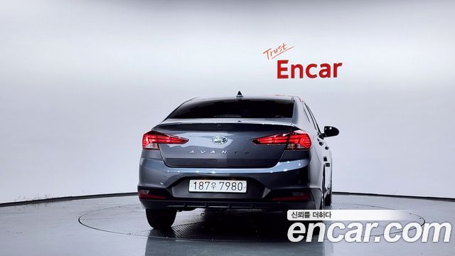 Hyundai AVANTE из Кореи Encar