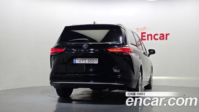 Toyota Sienna 2.5 Hybrid 2WD — пробег 97 462 км