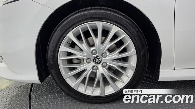 Toyota Camry 2.5 XLE Hybrid — пробег 91 402 км