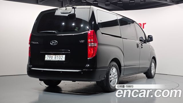 Hyundai Starex 12-Seater Wagon Smart — пробег 245 841 км — фото 2 из 5