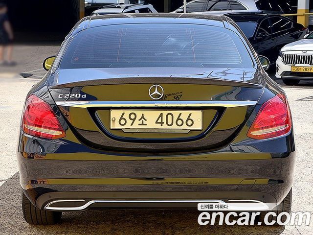 Mercedes-Benz C-Class C220 d Avantgarde — пробег 201 800 км — фото 3 из 5
