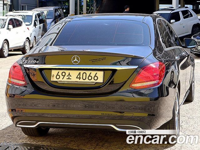 Mercedes-Benz C-Class C220 d Avantgarde — пробег 201 800 км — фото 4 из 5