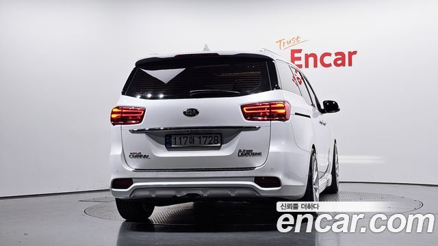 Kia Carnival из Кореи Encar
