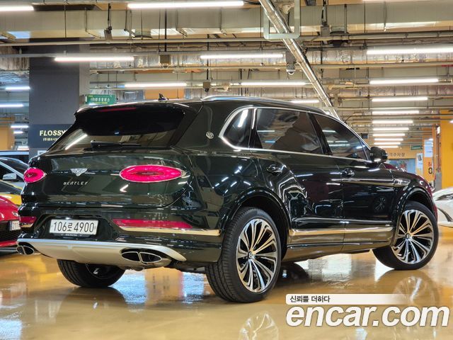 Bentley Bentayga 4.0 V8 EWB Azure — пробег 10 000 км — фото 5 из 5