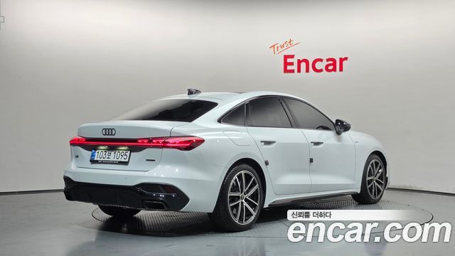Audi A5 45 TFSI Quattro S Line — пробег 5 600 км — фото 2 из 5