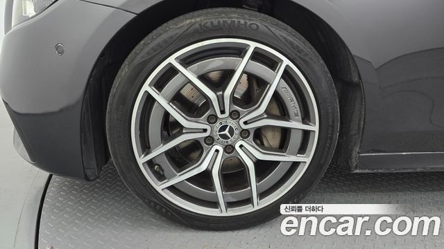 Mercedes-Benz E-Class E220d 4MATIC AMG Line — пробег 97 439 км — фото 5 из 5