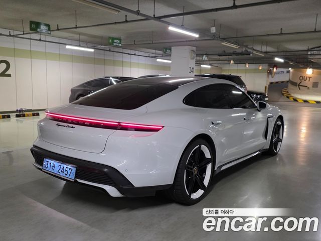 Porsche Taycan Turbo — пробег 58 000 км — фото 2 из 5