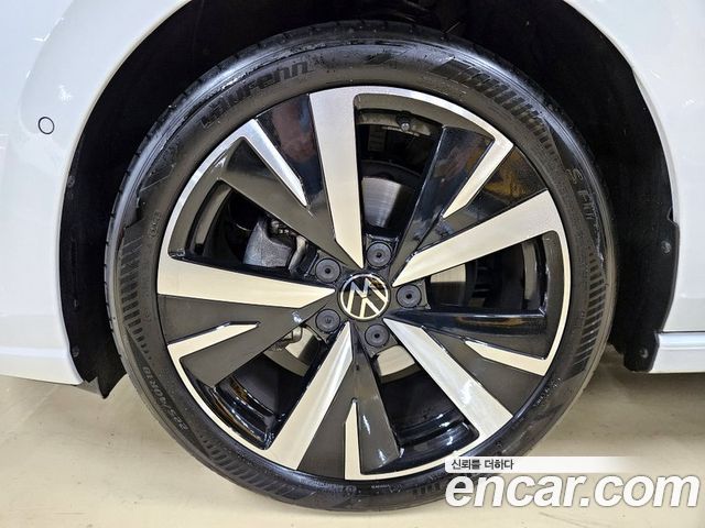 Volkswagen Golf 2.0 TDI Prestige — пробег 12 000 км