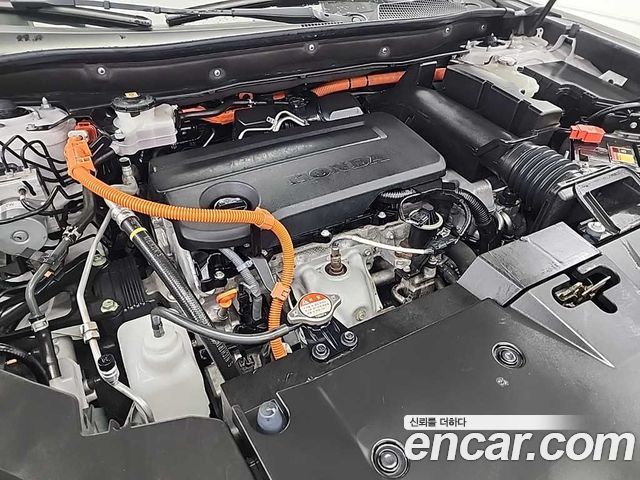 Honda CR-V 2.0 Hybrid Touring 4WD — пробег 33 634 км