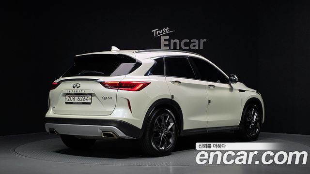 Infiniti QX50 2.0 Sensory AWD — пробег 76 454 км — фото 2 из 5