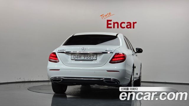Mercedes-Benz E-Class из Кореи Encar