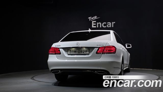 Mercedes-Benz E-Class E220 Bluetec Avantgarde — пробег 85 637 км — фото 4 из 5