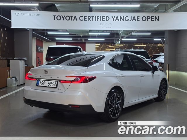 Toyota Camry 2.5 XLE Hybrid — пробег 20 612 км