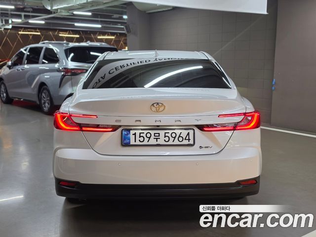 Toyota Camry 2.5 XLE Hybrid — пробег 20 612 км
