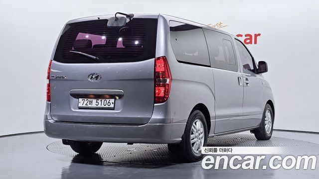 Hyundai Starex 12-Seater Wagon Smart — пробег 121 345 км — фото 2 из 5