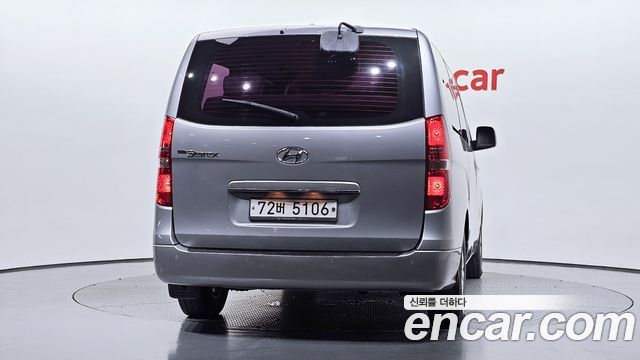 Hyundai Starex 12-Seater Wagon Smart — пробег 121 345 км — фото 4 из 5