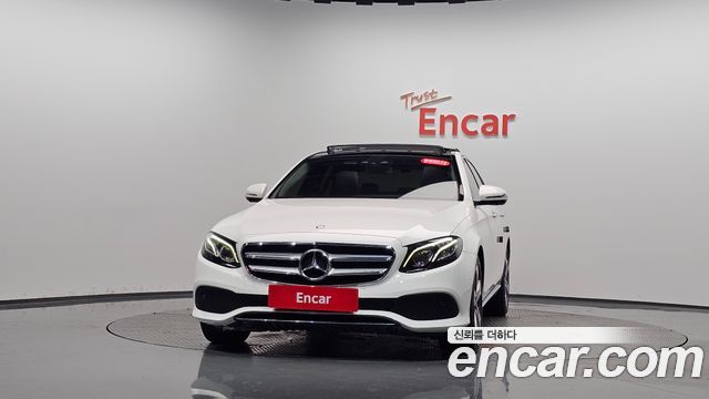 Mercedes-Benz E-Class E300 4MATIC Avnatgarde — пробег 76 122 км — фото 3 из 5