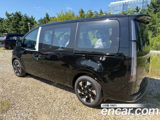 Hyundai Staria HEV 1.6T Lounge 9-Seater Inspiration — пробег 29 км — фото 2 из 5