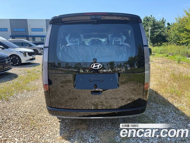 Hyundai Staria HEV 1.6T Lounge 9-Seater Inspiration — пробег 29 км — фото 4 из 5