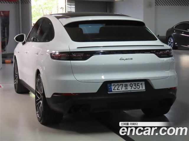 Porsche Cayenne 3.0 E-Hybrid Coupe — пробег 56 000 км — фото 4 из 5