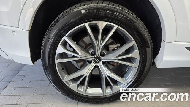 Audi Q8 50 TDI Quattro Premium — пробег 85 943 км